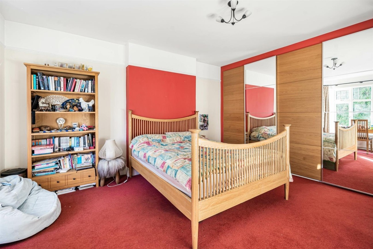 Aldenham Avenue, Radlett