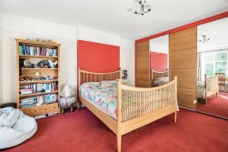 Aldenham Avenue, Radlett