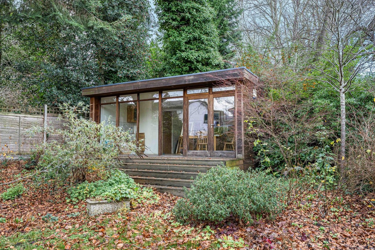 Aldenham Avenue, Radlett