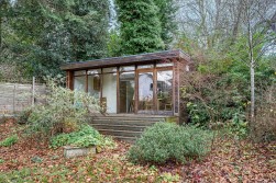 Aldenham Avenue, Radlett