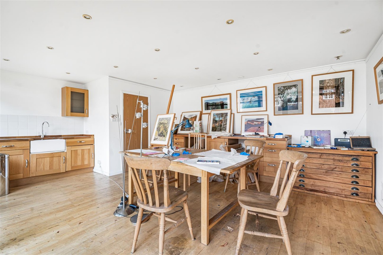 Aldenham Avenue, Radlett