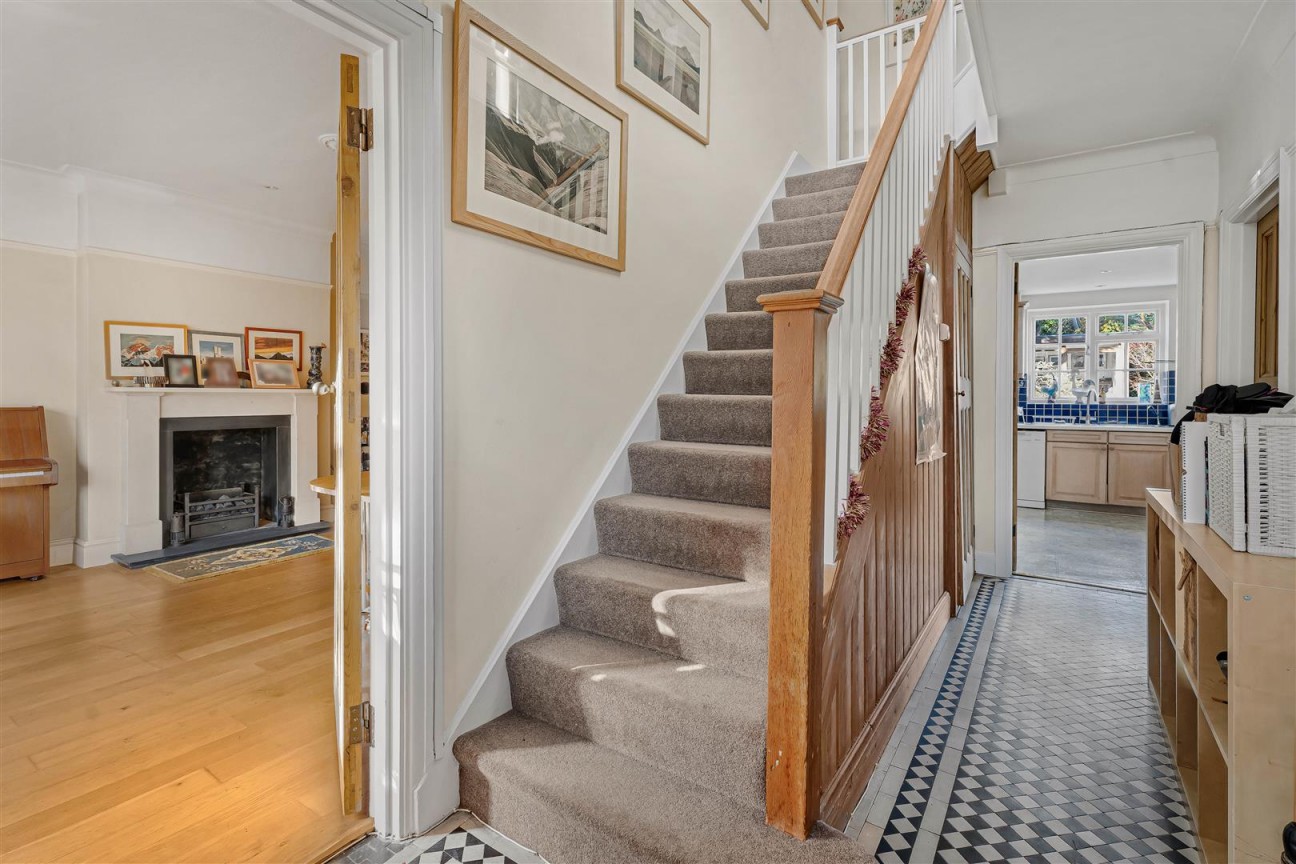 Aldenham Avenue, Radlett