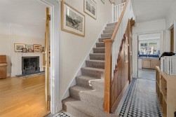 Aldenham Avenue, Radlett