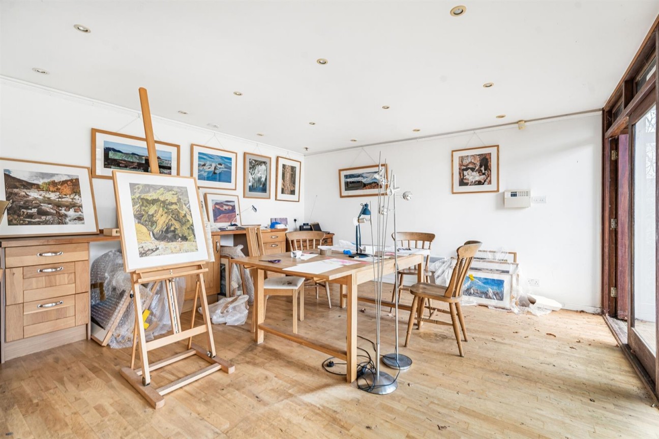 Aldenham Avenue, Radlett