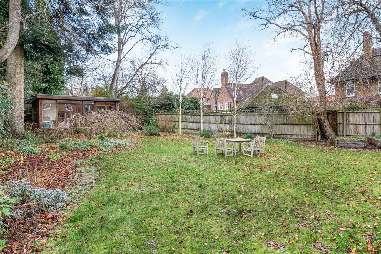 Aldenham Avenue, Radlett