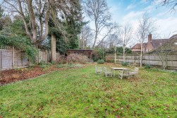 Aldenham Avenue, Radlett