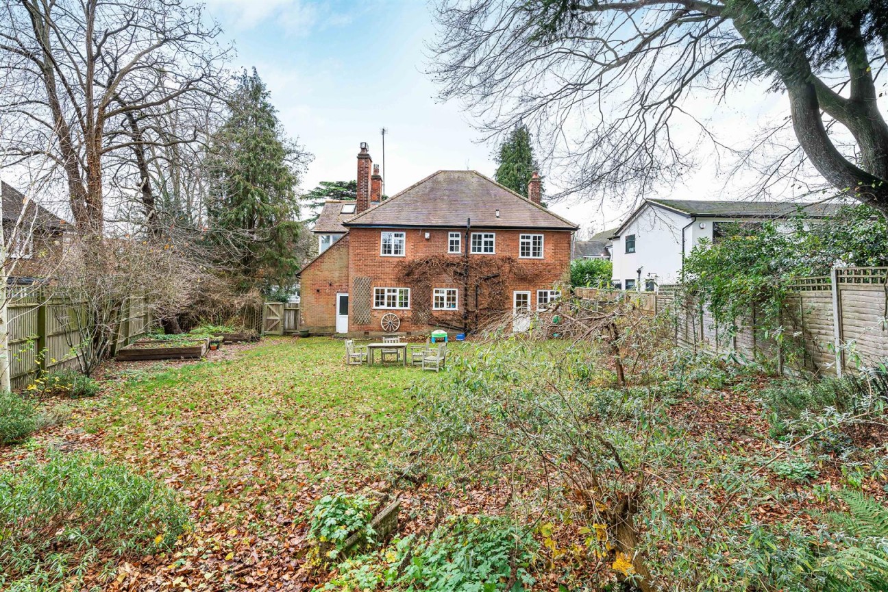 Aldenham Avenue, Radlett