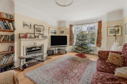 Aldenham Avenue, Radlett