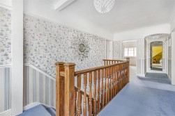 Aldenham Avenue, Radlett