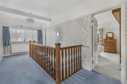 Aldenham Avenue, Radlett