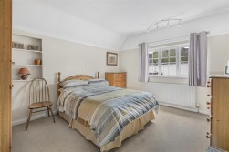 Aldenham Avenue, Radlett