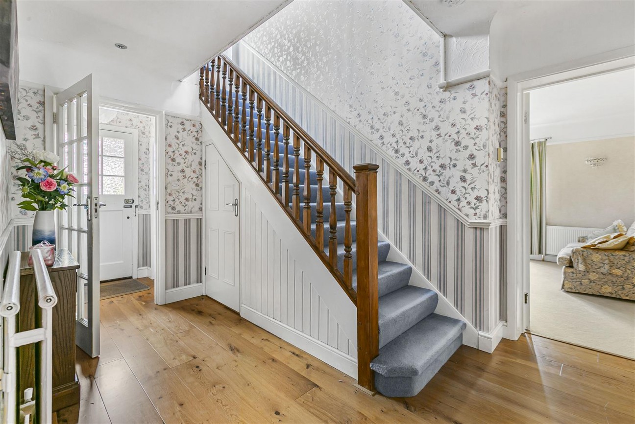 Aldenham Avenue, Radlett