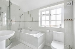 Aldenham Avenue, Radlett