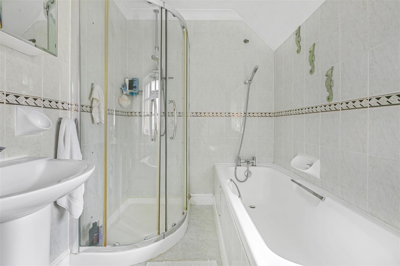 Aldenham Avenue, Radlett