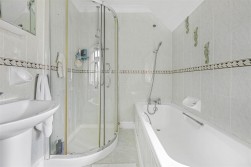 Aldenham Avenue, Radlett