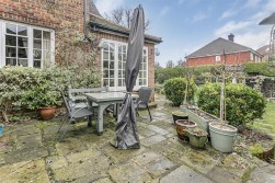 Aldenham Avenue, Radlett