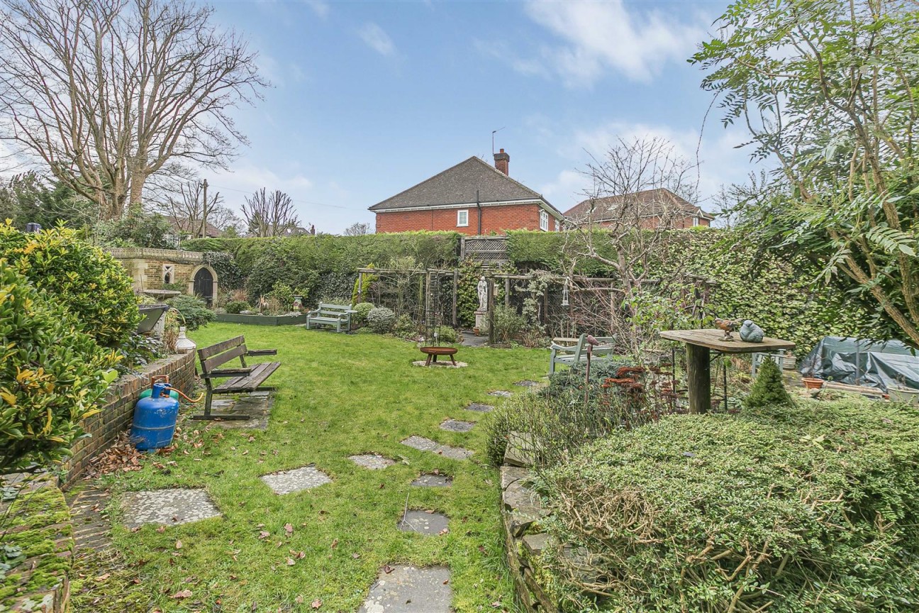 Aldenham Avenue, Radlett