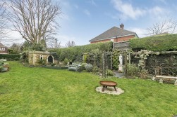 Aldenham Avenue, Radlett