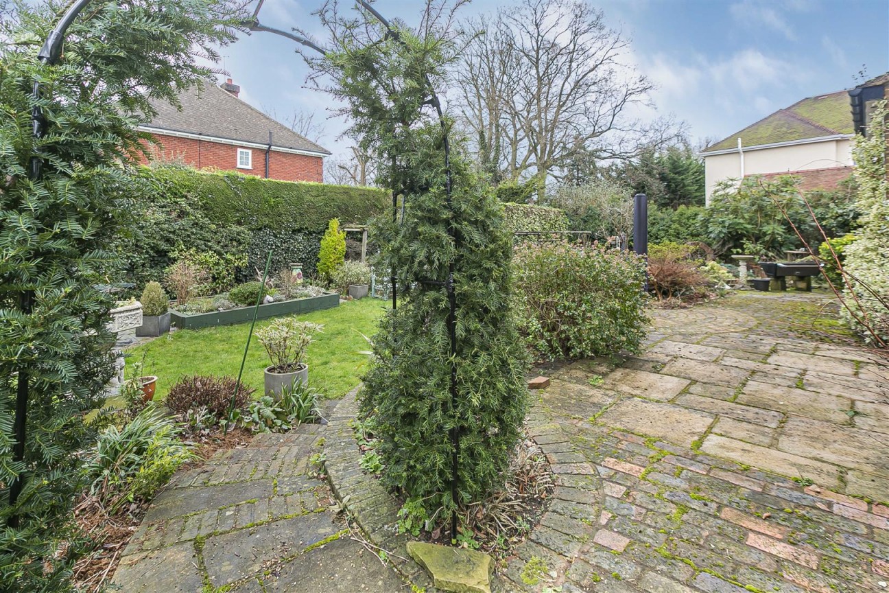 Aldenham Avenue, Radlett