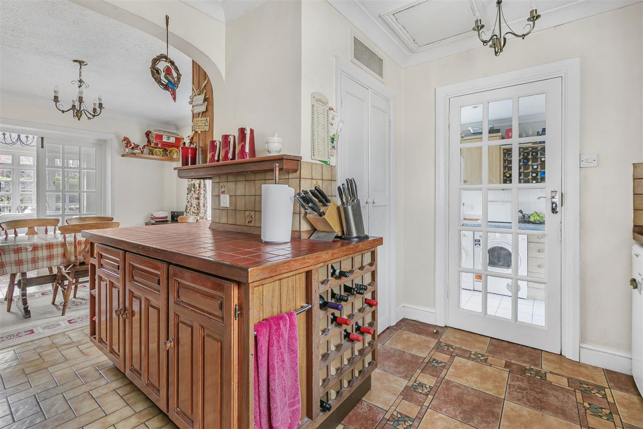 Aldenham Avenue, Radlett