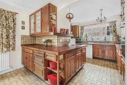 Aldenham Avenue, Radlett