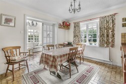 Aldenham Avenue, Radlett