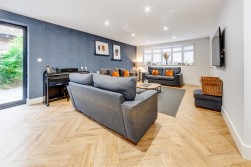 Chiltern Close, Bushey