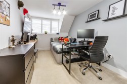 Chiltern Close, Bushey