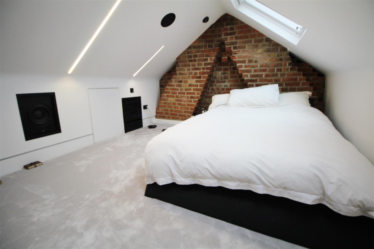 New Road, Elstree, Borehamwood