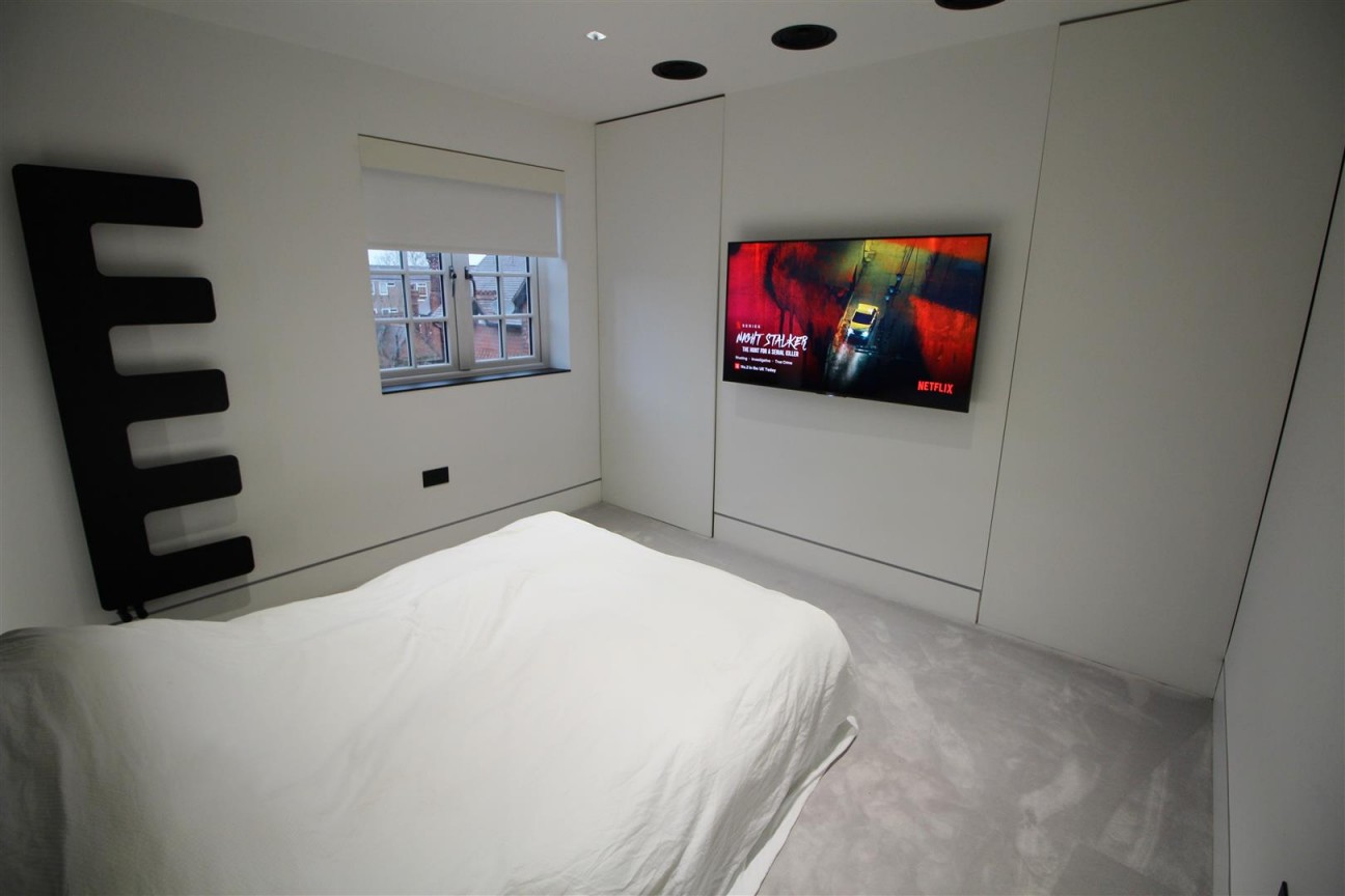 New Road, Elstree, Borehamwood