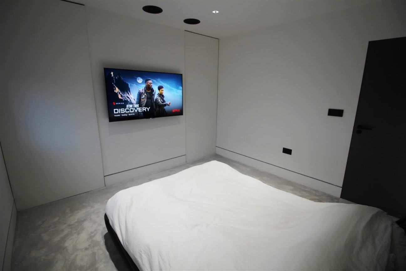 New Road, Elstree, Borehamwood