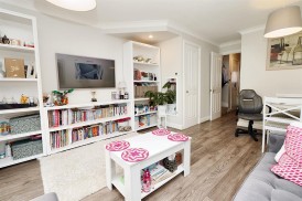 Robeson Way, Borehamwood