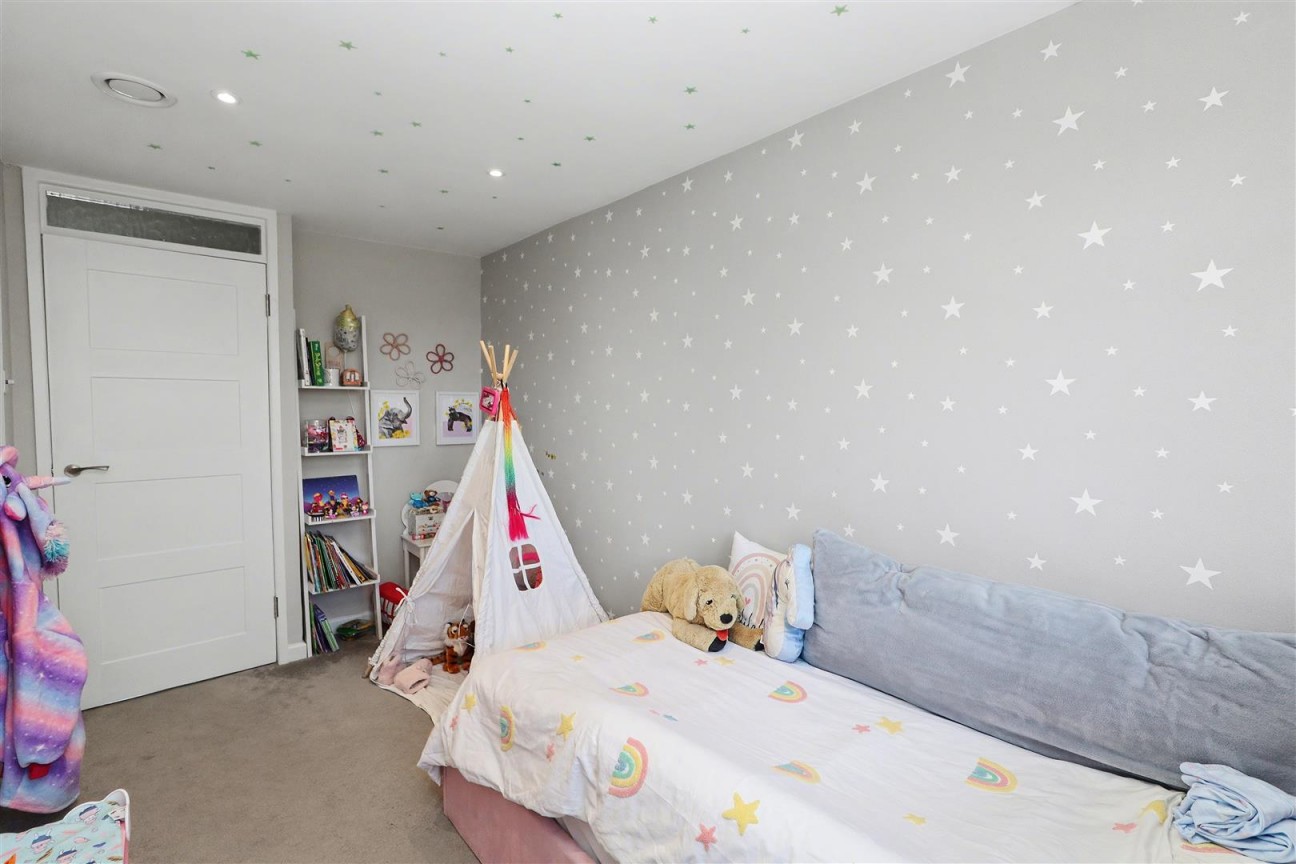 West View Gardens, Elstree, Borehamwood