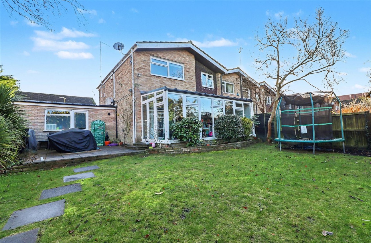 West View Gardens, Elstree, Borehamwood