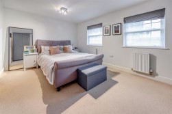 Battlers Green Drive, Radlett