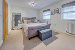 Battlers Green Drive, Radlett