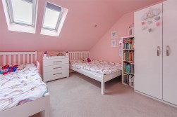 Battlers Green Drive, Radlett