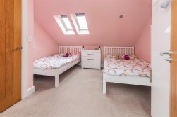 Battlers Green Drive, Radlett