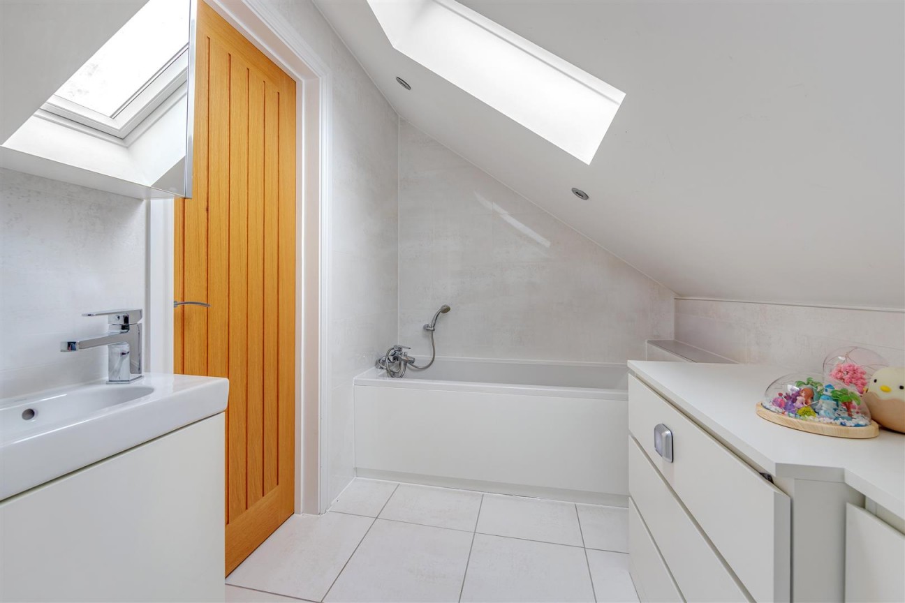 Battlers Green Drive, Radlett