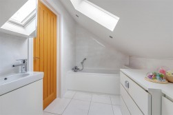 Battlers Green Drive, Radlett