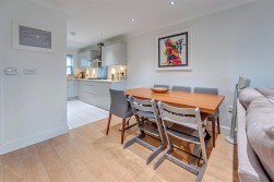 Battlers Green Drive, Radlett