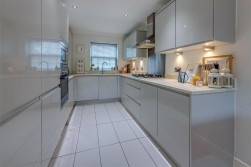 Battlers Green Drive, Radlett