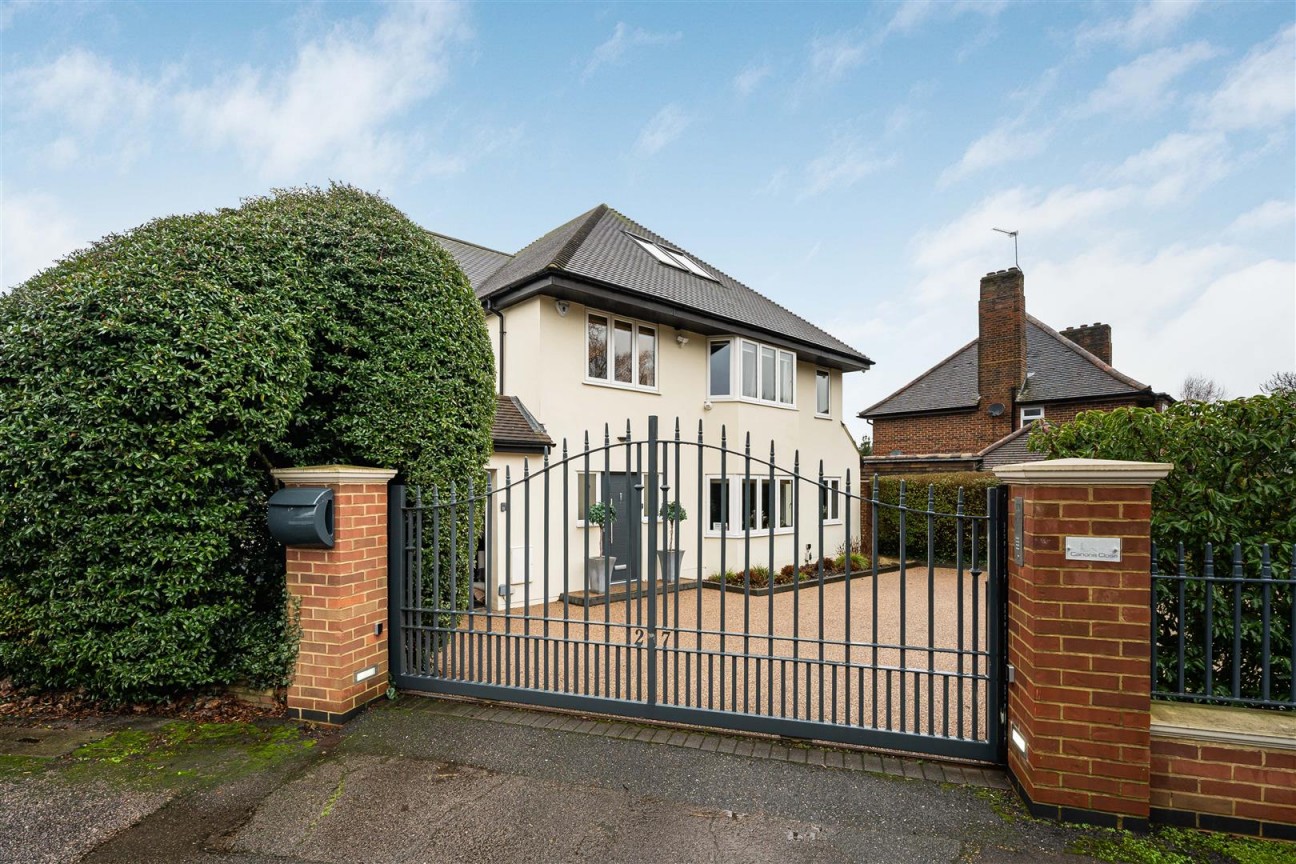 Canons Close, Radlett