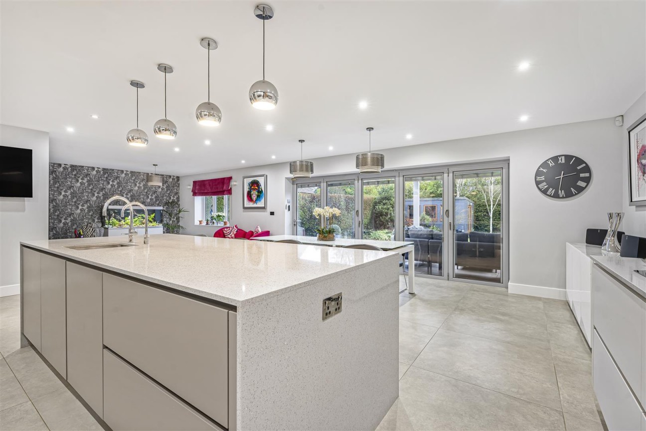 Canons Close, Radlett