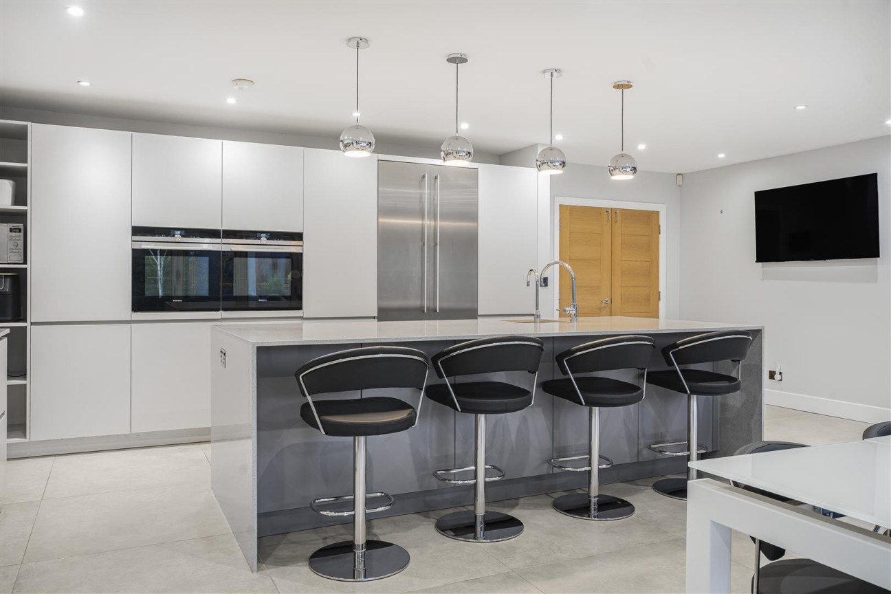 Canons Close, Radlett