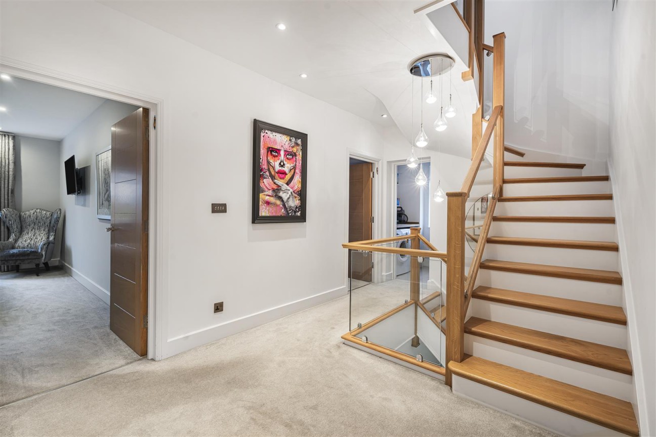 Canons Close, Radlett