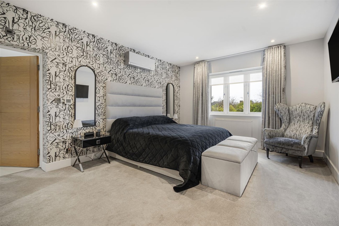 Canons Close, Radlett