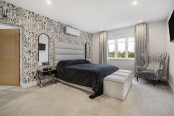 Canons Close, Radlett