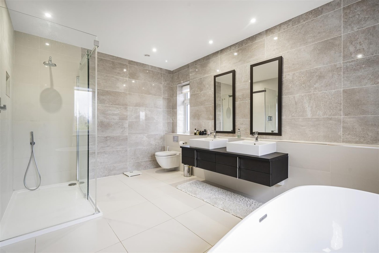 Canons Close, Radlett