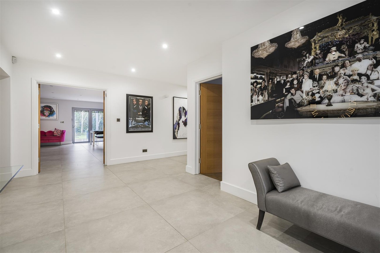 Canons Close, Radlett